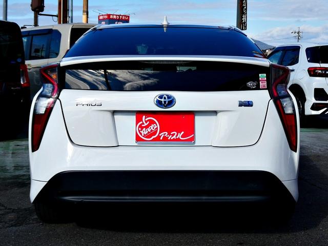プリウス Ｅ　バックモニター　ナビＴＶ　ＬＥＤヘッド　純正アルミホイール　ワンオーナー　禁煙車（3枚目）
