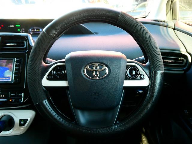 プリウス Ｅ　バックモニター　ナビＴＶ　ＬＥＤヘッド　純正アルミホイール　ワンオーナー　禁煙車（10枚目）