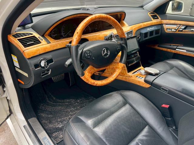 Ｓクラス Ｓ５５０ロング　ロリンザー仕様　ＴＶ（フルセグ）　後席モニタ　サンルーフ　スマートキー　カールソン２１インチ　オートクルーズコントロール　革シート　シートヒーター　パワーシート　オートライト　電動格納ミラー（29枚目）