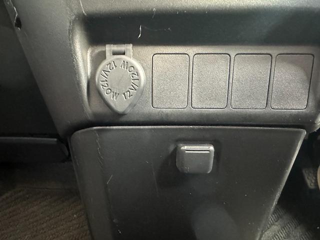 ルーミー カスタムＧ　両側パワースライドドア　ドライブレコーダー　ＴＶ　　電動パーキングブレーキ＆ブレーキホールド　ＥＴＣ　　アイドリングストップ（35枚目）