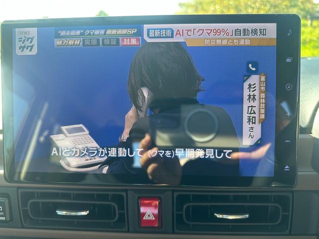 ムーヴキャンバス セオリーＧ　両側パワースライドドア　アイドリングストップ　ドリンクカップヒーター　シートヒーター　パノラミックビューモニターバックモニター（10枚目）