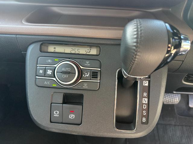 ムーヴキャンバス セオリーＧ　両側パワースライドドア　アイドリングストップ　ドリンクカップヒーター　シートヒーター　パノラミックビューモニターバックモニター（11枚目）