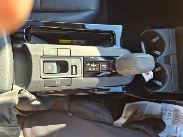 プリウス Z サンルーフ パノラミックビューモニターバックモニター シートエアコン&シートヒーター ステアリングヒーター ETC BSM モデリスタエアロ(20枚目)