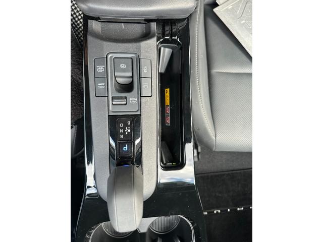 プリウス Z パノラミックビューモニター ステアリングヒーター ETC2.0 AC100V パワーバックドア シートエアコン&シートヒーター パワーシート ドライブレコーダーSD無 モデリスタエアロ(43枚目)