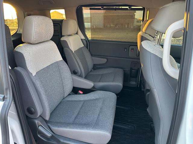 フリード ｅ：ＨＥＶエアー　両側パワースライドドア　ドライブレコーダー　バックカメラ　ＴＶ　電動パーキングブレーキ＆ブレーキホールド（14枚目）