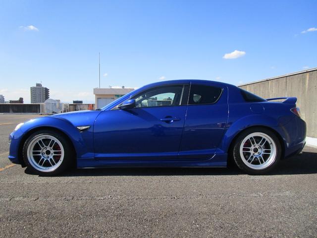 ＲＸ－８ タイプＳ　ナビ　ＴＶ　ＤＶＤ　ＣＤ　ミュージックサーバー　Ｂｌｕｅｔｏｏｔｈ　ＢＯＳＥスピーカー　６ＭＴ　ＥＮＫＥＩホイール　社外１７インチアルミホイール　純正スポイラー（15枚目）