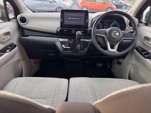 デイズ Ｘ　／禁煙／９型ナビＴＶ／Ｂｌｕｅｔｏｏｔｈ／バックカメラ／衝突軽減ブレーキ／スマートキー／ＤＶＤ再生／イモビライザー／オートライト／オートエアコン（8枚目）