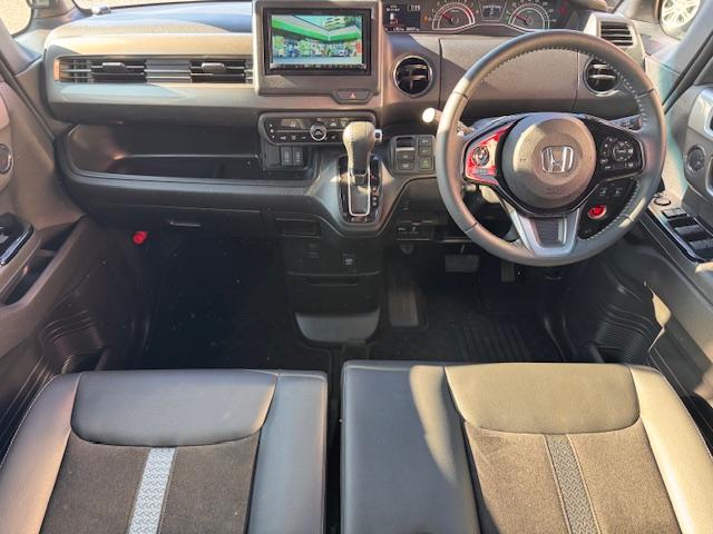 N-BOXカスタム Lターボ スタイル+ブラック /両側電動スライド/黒半革/禁煙/ナビTV/Bluetooth/後期/LED/バックカメラ/ETC/衝突軽減ブレーキ/前席シートヒーター(8枚目)