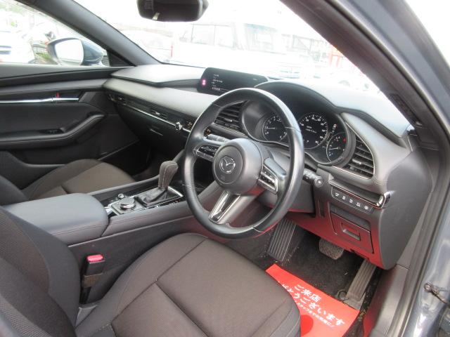 ＭＡＺＤＡ３ファストバック １５Ｓツーリング　／禁煙／ディスプレイオーディオ／ＴＶ／Ｂｌｕｅｔｏｏｔｈ／ＬＥＤ／全周囲カメラ／衝突軽減ブレーキ／レーダークルーズ／スマートキー（18枚目）