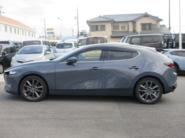 ＭＡＺＤＡ３ファストバック １５Ｓツーリング　／禁煙／ディスプレイオーディオ／ＴＶ／Ｂｌｕｅｔｏｏｔｈ／ＬＥＤ／全周囲カメラ／衝突軽減ブレーキ／レーダークルーズ／スマートキー（22枚目）