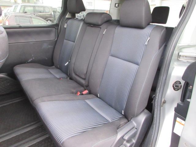 ヴォクシー ZS /ナビTV/両側電動スライド/禁煙/バックカメラ/HID/ETC/衝突軽減ブレーキ/スマートキー/DVD再/3列8人乗/イモビライザー(10枚目)