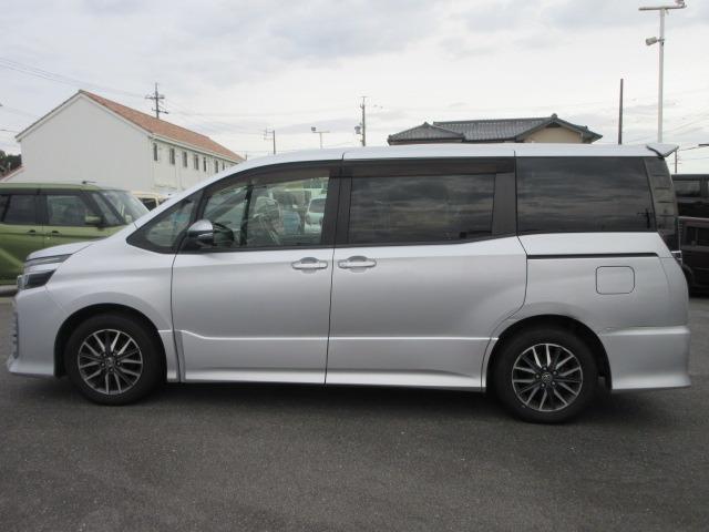 ヴォクシー ZS /ナビTV/両側電動スライド/禁煙/バックカメラ/HID/ETC/衝突軽減ブレーキ/スマートキー/DVD再/3列8人乗/イモビライザー(22枚目)