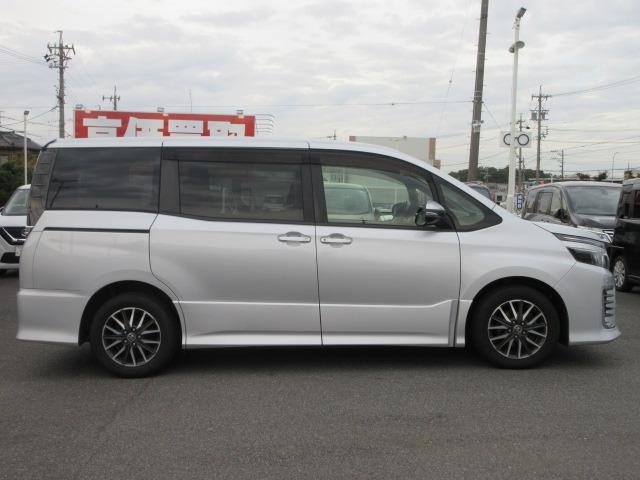 ヴォクシー ZS /ナビTV/両側電動スライド/禁煙/バックカメラ/HID/ETC/衝突軽減ブレーキ/スマートキー/DVD再/3列8人乗/イモビライザー(26枚目)