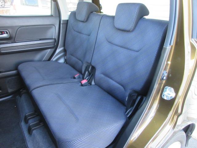 【車内清掃】お客様に気持ちよく見て頂けるよう展示車両は常に綺麗に仕上げております！