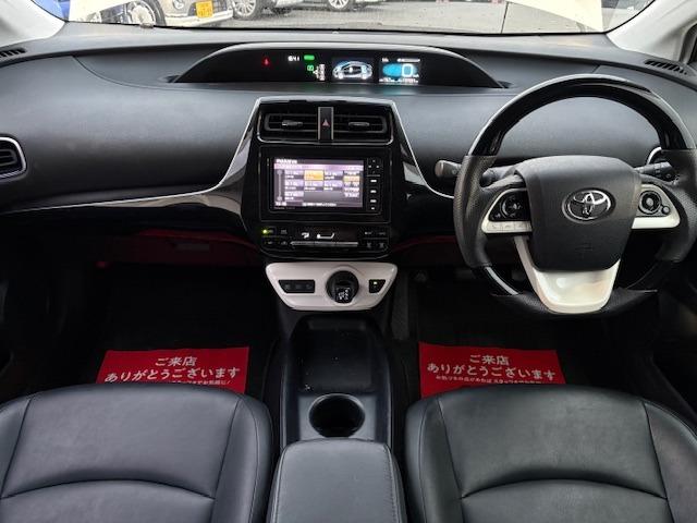 プリウス Sツーリングセレクション /黒革/禁煙/ナビTV/Bluetooth/LED/バックカメラ/ドライブレコーダー/ETC/前席シートヒーター/スマートキー/DVD再生(8枚目)