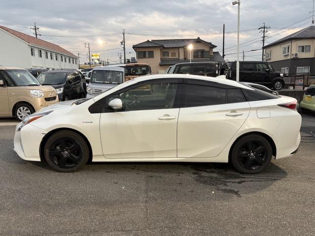 プリウス Sツーリングセレクション /黒革/禁煙/ナビTV/Bluetooth/LED/バックカメラ/ドライブレコーダー/ETC/前席シートヒーター/スマートキー/DVD再生(22枚目)