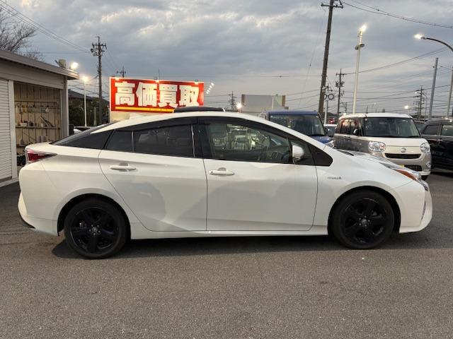 プリウス Sツーリングセレクション /黒革/禁煙/ナビTV/Bluetooth/LED/バックカメラ/ドライブレコーダー/ETC/前席シートヒーター/スマートキー/DVD再生(26枚目)