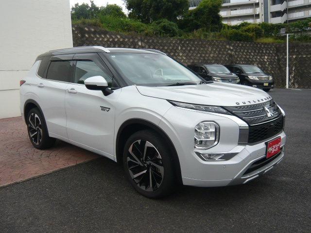 アウトランダーPHEV P ツートン4WD/本革/ナビTV/サンルーフ/Bluetooth/LED/全周囲カメラ/ドライブレコーダー/ETC/衝突軽減ブレーキ(25枚目)