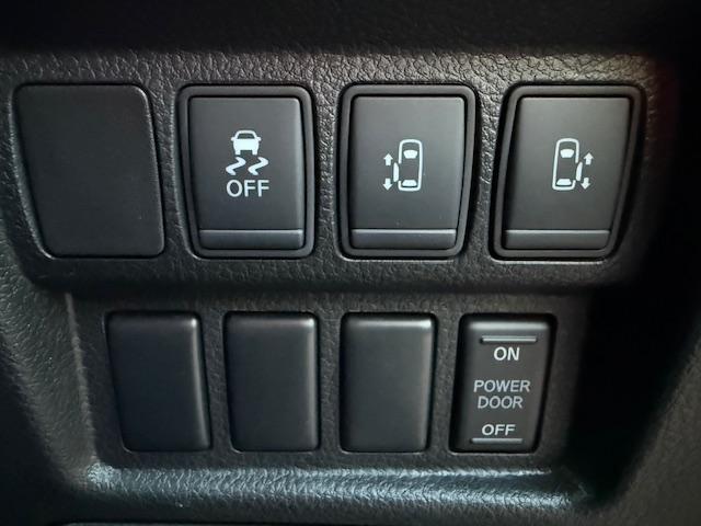 エルグランド 250ハイウェイスターS 両側電動スライド/黒半革シート/禁煙/ナビTV/Bluetooth/LED/全周囲カメラ/ETC/3列7人乗/スマートキー/プッシュスタート/オートライト/(18枚目)