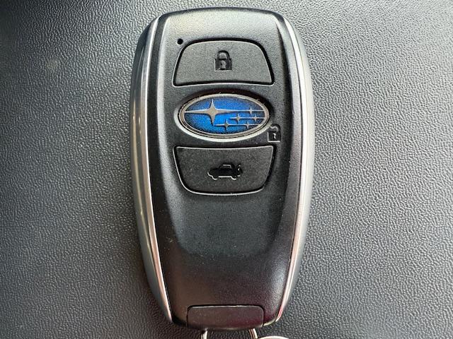 レガシィアウトバック リミテッド 4WD/黒本革シート/禁煙/8型ナビ/Bluetooth/バックカメラ/HID/ETC/電動リアゲート/全席シートヒータ/衝突軽減ブレーキ/障害物センサ/オートハイビーム/前席電動シート(12枚目)