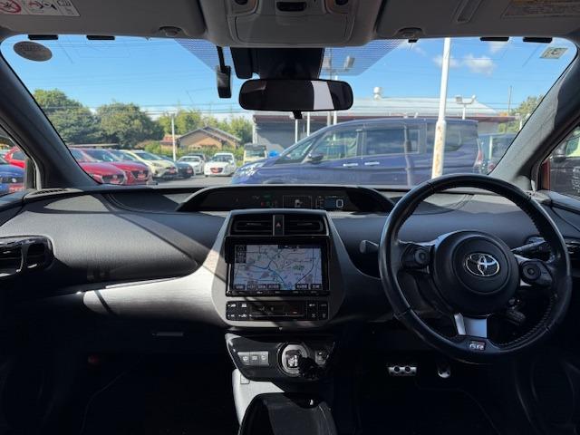 プリウスＰＨＶ Ｓ　ＧＲスポーツ　／黒半革／禁煙／９型ナビＴＶ／Ｂｌｕｅｔｏｏｔｈ／ＬＥＤ／バックカメラ／ドライブレコーダー／ＥＴＣ／衝突軽減ブレーキ／前席シートヒーター（8枚目）