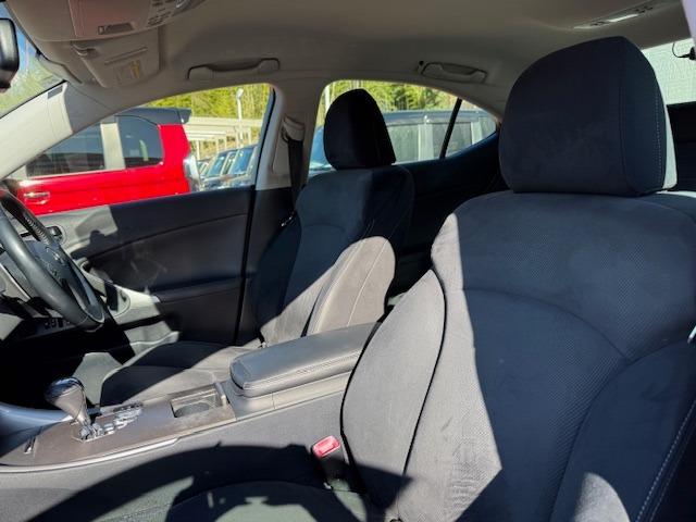 ＩＳ ＩＳ２５０　／ナビＴＶ／バックカメラ／ＨＩＤ／ドライブレコーダー／ＥＴＣ／スマートキー／ＤＶＤ再生／イモビライザー／オートライト／オートエアコン（9枚目）