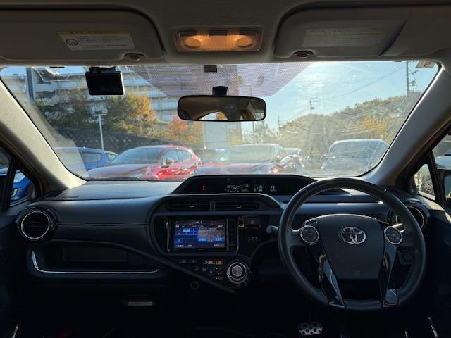 アクア Ｇ　Ｇ’ｓ　／黒半革／禁煙／ナビＴＶ／Ｂｌｕｅｔｏｏｔｈ／ＬＥＤ／バックカメラ／スマートキー／ＤＶＤ再生／イモビライザー／オートライト／オートエアコン（8枚目）