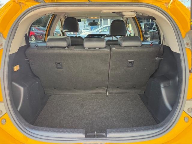 アクア Ｇ　Ｇ’ｓ　／黒半革／禁煙／ナビＴＶ／Ｂｌｕｅｔｏｏｔｈ／ＬＥＤ／バックカメラ／スマートキー／ＤＶＤ再生／イモビライザー／オートライト／オートエアコン（14枚目）