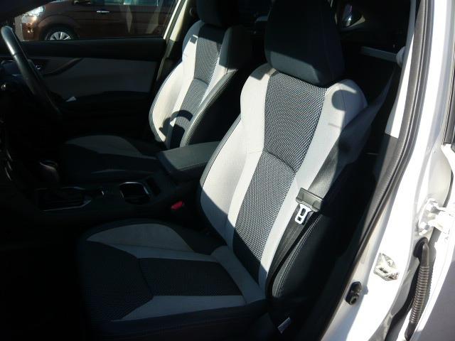 インプレッサスポーツ アドバンス 4WD/半革/8型ナビTV/Bluetooth/LED/バックカメラ/ドライブレコーダー/ETC/衝突軽減ブレーキ/スマートキー(9枚目)