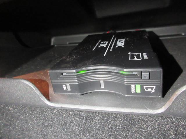 ラレード マルチナビ フルセグTV Bカメラ クルコン ETC 4WD ワンオーナー ルーフレール スマートキー フロントカメラ サイドカメラ パドルシフト Bluetooth接続(9枚目)