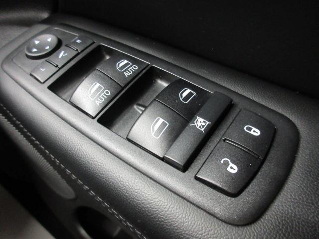 ラレード マルチナビ フルセグTV Bカメラ クルコン ETC 4WD ワンオーナー ルーフレール スマートキー フロントカメラ サイドカメラ パドルシフト Bluetooth接続(37枚目)