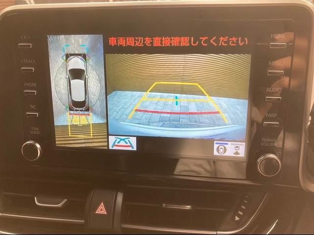 【アラウンドビューモニター】を装備しております。全周囲カメラで危険察知。狭い駐車場でも安心して駐車できますね。