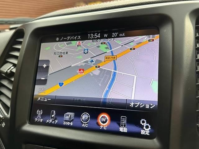 ジープ・チェロキー トレイルホーク　純正ナビ　バックカメラ　ＥＴＣ　ブラックレザーシート　パワーシート　衝突軽減　アダプティブクルーズコントロール　ブラインドスポットモニター　パーキングアシスト　スマートキー　ＬＥＤヘッド（4枚目）