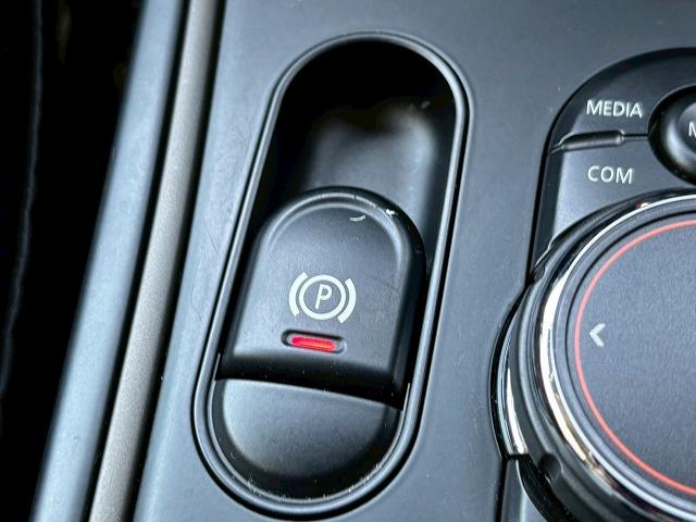 ＭＩＮＩ クーパーＤ　クロスオーバー　純正ＨＤＤナビ　バックカメラ　リアコーナーセンサー　電動リアゲート　アダプティブクルーズコントロール　ミラーＥＴＣ　コンフォートアクセス　オートライト　レインセンサー　アイドリングストップ（60枚目）