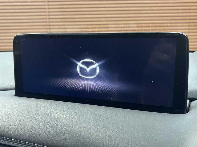 ＣＸ－８ ２５Ｓ　ブラックトーンエディション　全周囲カメラ　レーダークルーズコントロール　置くだけ充電　　シートヒーター　本革シート　電動パワシート　　電動テールゲート　ヘッドアップディスプレ　アイドリングストップ　３列シート　Ｂｌｕｅｔｏｏｔｈ（3枚目）