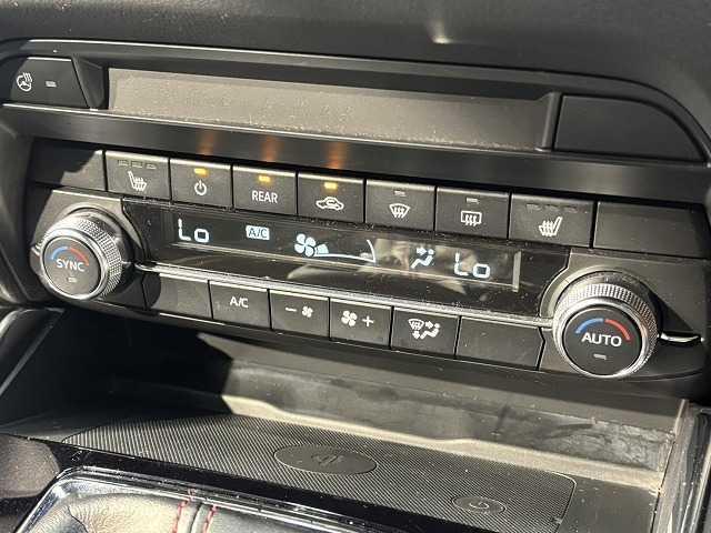 ＣＸ－８ ２５Ｓ　ブラックトーンエディション　全周囲カメラ　レーダークルーズコントロール　置くだけ充電　　シートヒーター　本革シート　電動パワシート　　電動テールゲート　ヘッドアップディスプレ　アイドリングストップ　３列シート　Ｂｌｕｅｔｏｏｔｈ（12枚目）
