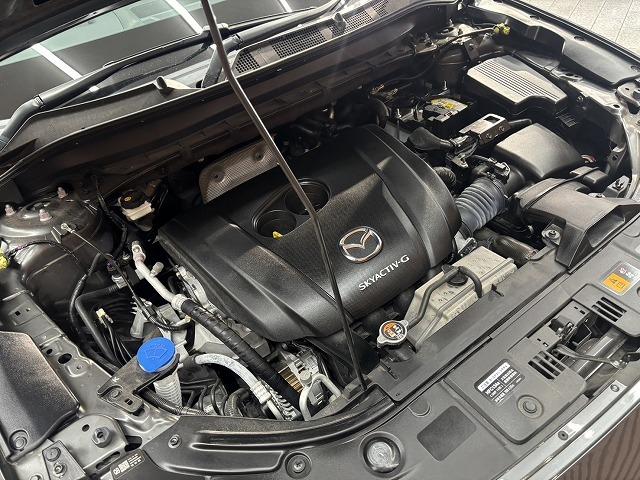 ＣＸ－８ ２５Ｓ　ブラックトーンエディション　全周囲カメラ　レーダークルーズコントロール　置くだけ充電　　シートヒーター　本革シート　電動パワシート　　電動テールゲート　ヘッドアップディスプレ　アイドリングストップ　３列シート　Ｂｌｕｅｔｏｏｔｈ（21枚目）