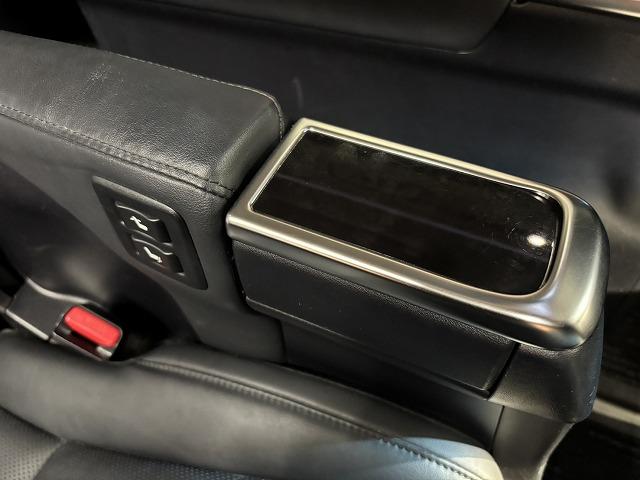 ヴェルファイア Ｚ　Ｇエディション　３眼ＬＥＤ　サンルーフ　フリップダウンモニター　シートヒーター　シートクーラー　パワーシート　シートメモリ　レーダークルーズコントロール　両側電動　パワーバックドア　ステアリングヒーター　ＥＴＣ車載器（61枚目）