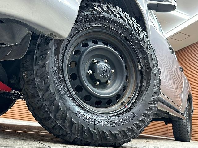 ハイラックス Ｚ　ブラックラリーエディション　ＴＲＤパーツ　ハードトノカバー　地デジナビ　バックカメラ　クルーズコントロール　衝突軽減　レーンディーパチャーアラート　ダウンヒルアシストコントロール　オートエアコン　ステアリングリモコン　ＥＴＣ（26枚目）