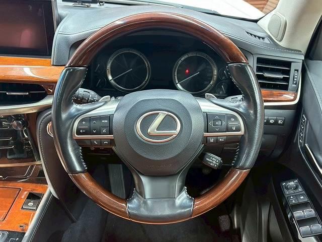 ＬＸ ＬＸ５７０　サンルーフ　マークレビンソン　クールボックス　全周囲カメラ　デジタルインナーミラー　エアロパーツ　シートクーラー　シートヒーター　ステアリングヒーター　クリソナ　ＢＳＭ　ＨＵＤ　電動リアゲート（13枚目）