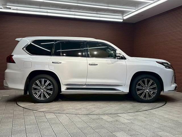 ＬＸ ＬＸ５７０　サンルーフ　マークレビンソン　クールボックス　全周囲カメラ　デジタルインナーミラー　エアロパーツ　シートクーラー　シートヒーター　ステアリングヒーター　クリソナ　ＢＳＭ　ＨＵＤ　電動リアゲート（18枚目）
