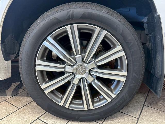 ＬＸ ＬＸ５７０　サンルーフ　マークレビンソン　クールボックス　全周囲カメラ　デジタルインナーミラー　エアロパーツ　シートクーラー　シートヒーター　ステアリングヒーター　クリソナ　ＢＳＭ　ＨＵＤ　電動リアゲート（24枚目）