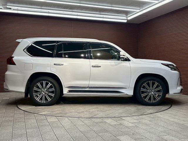 ＬＸ ＬＸ５７０　サンルーフ　マークレビンソン　クールボックス　全周囲カメラ　デジタルインナーミラー　エアロパーツ　シートクーラー　シートヒーター　ステアリングヒーター　クリソナ　ＢＳＭ　ＨＵＤ　電動リアゲート（31枚目）