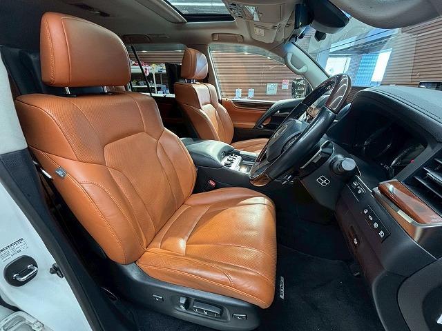 ＬＸ ＬＸ５７０　サンルーフ　マークレビンソン　クールボックス　全周囲カメラ　デジタルインナーミラー　エアロパーツ　シートクーラー　シートヒーター　ステアリングヒーター　クリソナ　ＢＳＭ　ＨＵＤ　電動リアゲート（42枚目）