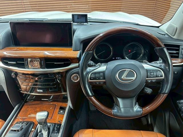 ＬＸ ＬＸ５７０　サンルーフ　マークレビンソン　クールボックス　全周囲カメラ　デジタルインナーミラー　エアロパーツ　シートクーラー　シートヒーター　ステアリングヒーター　クリソナ　ＢＳＭ　ＨＵＤ　電動リアゲート（72枚目）