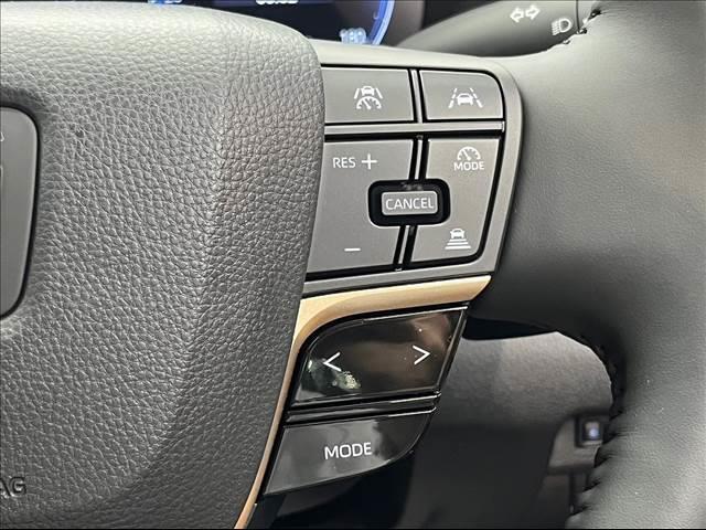 TOYOTA CROWN CROSSOVER RS
