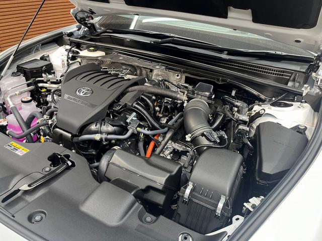 TOYOTA CROWN CROSSOVER RS