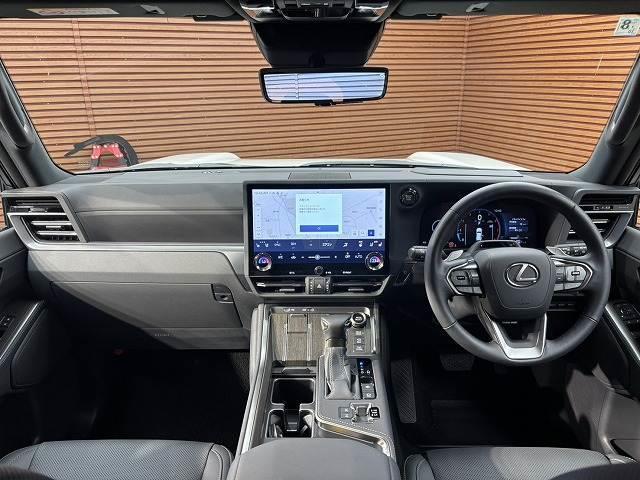 ＧＸ ＧＸ５５０　“ＯＶＥＲＴＲＡＩＬ＋”　５人乗り　サンルーフ　クールボックス　全周囲カメラ　純正１４インチナビ　レーダークルーズコントロール　シートクーラー　シートヒーター　デジタルインナーミラー　ワイヤレス充電　ステアリングヒーター　ＢＳＭ　ＨＵＤ（2枚目）