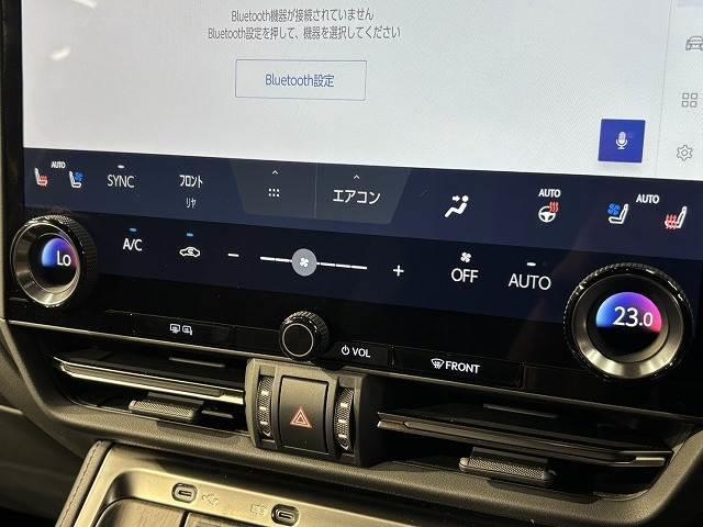 ＧＸ ＧＸ５５０　“ＯＶＥＲＴＲＡＩＬ＋”　５人乗り　サンルーフ　クールボックス　全周囲カメラ　純正１４インチナビ　レーダークルーズコントロール　シートクーラー　シートヒーター　デジタルインナーミラー　ワイヤレス充電　ステアリングヒーター　ＢＳＭ　ＨＵＤ（12枚目）