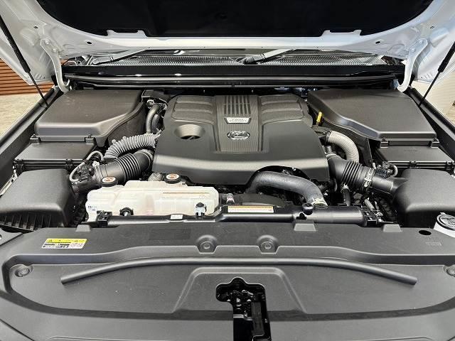 ＧＸ ＧＸ５５０　“ＯＶＥＲＴＲＡＩＬ＋”　５人乗り　サンルーフ　クールボックス　全周囲カメラ　純正１４インチナビ　レーダークルーズコントロール　シートクーラー　シートヒーター　デジタルインナーミラー　ワイヤレス充電　ステアリングヒーター　ＢＳＭ　ＨＵＤ（14枚目）